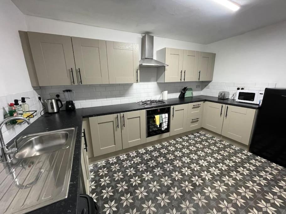 30 Percent Off Weekly Stays - 6 Bedroom House - 11 Beds بلاكبول المظهر الخارجي الصورة